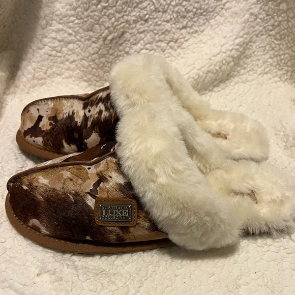 Australia Luxe Collective Women's Closed Mule Slippers - Plush Lined, Sand Color, Leather & Sheep Fur (Fur Origin: Australia)